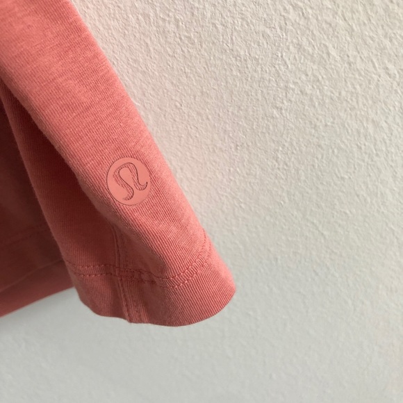 Lululemon Short Sleeve Tee T-Shirt - Picture 4 of 4